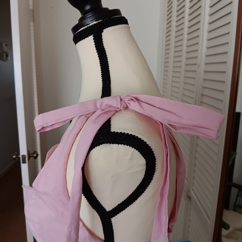 Mable dress scalloped along neck line A line pinched at waist.Beautiful ties bow
